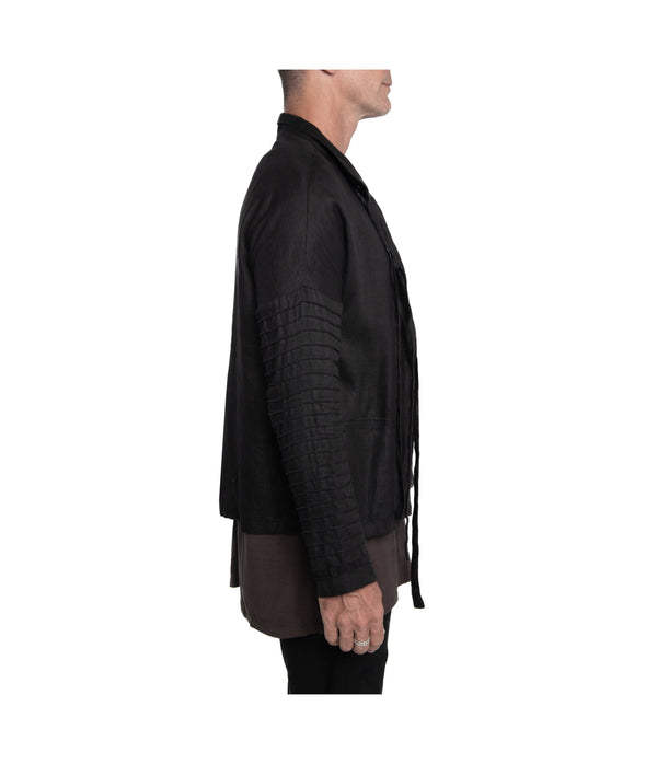 Men's kimono style jacket crafted from 100% linen, featuring ribbed detail down the sleeves, 3 front-tie fastening and 2 front pockets.  100% linen