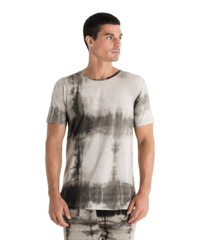 Shibori T-shirt hand dyed with plants. Crafted from light weight GOTS certified organic cotton. Our plant dyes, come from leaves, flowers, roots, bark, wood, lichen, fruits, nuts, or seeds & are used on certified organic cottons & natural fibers. A choice that is refreshing & environment friendly at the same time!